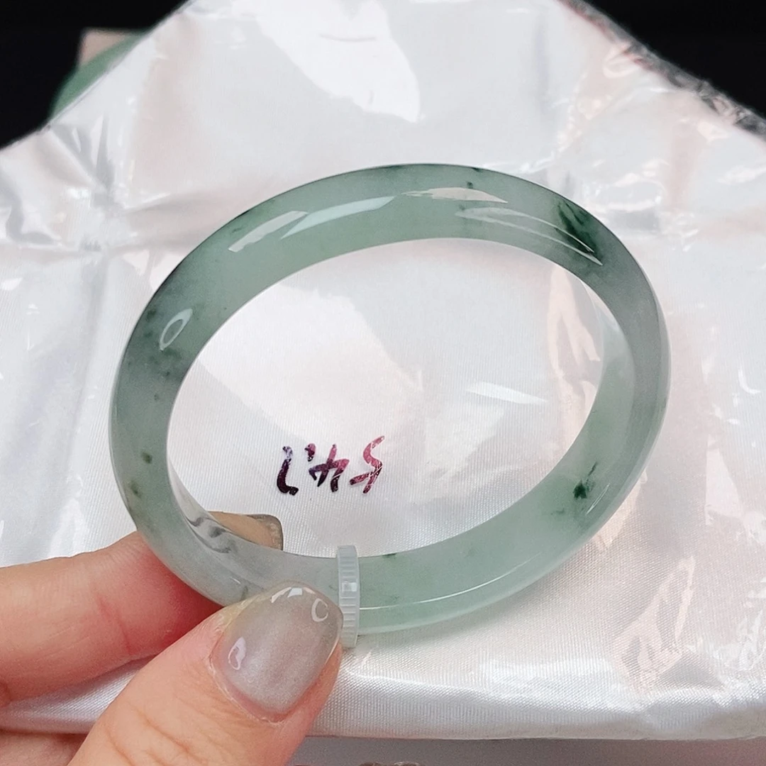 翡翠手镯未镶嵌冰飘花贵妃