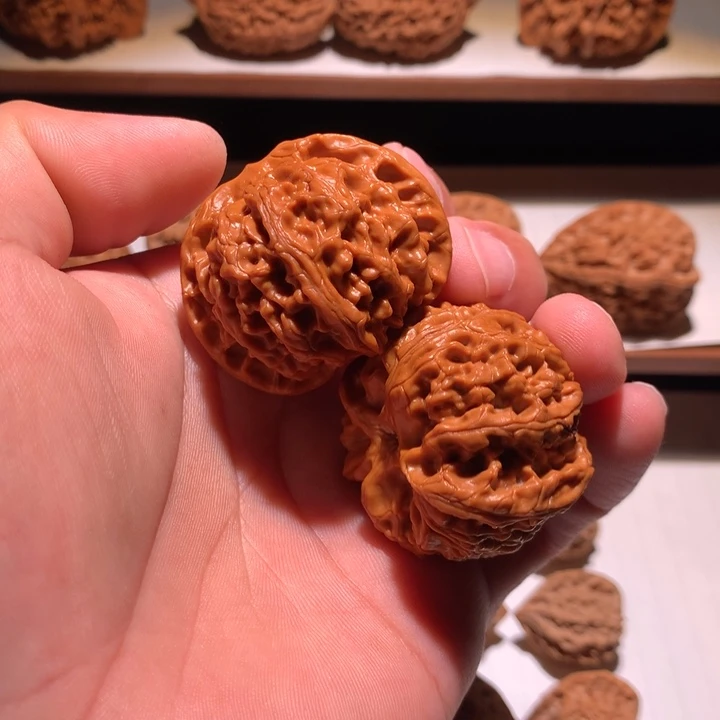 文玩核桃吊坠苹果