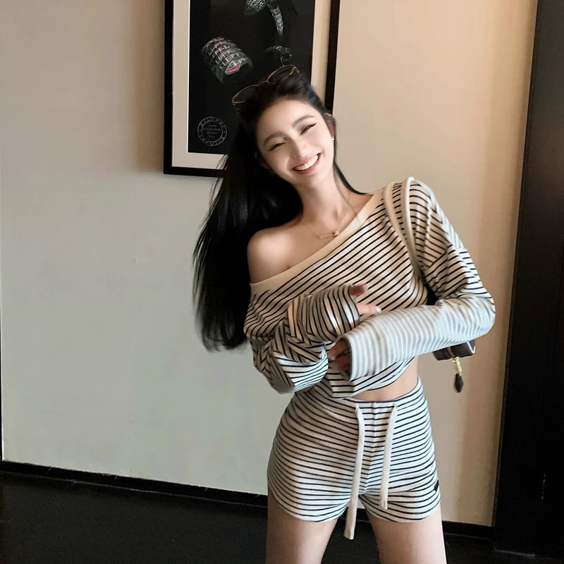 “纯欲辣妹天菜”棉籽绒黑科技环保染！微甜轻熟感拿捏斜肩套装