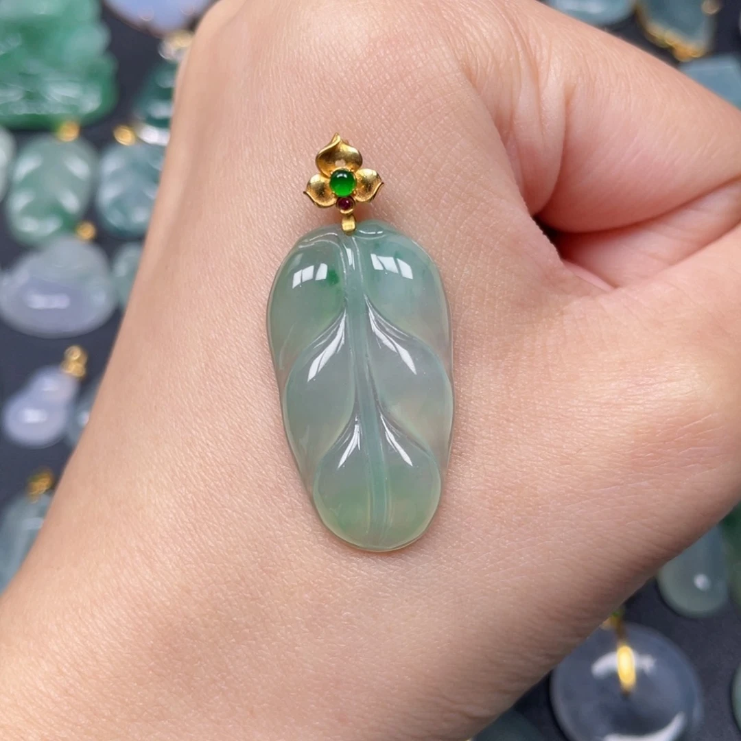 翡翠颈饰18K金镶嵌翡翠