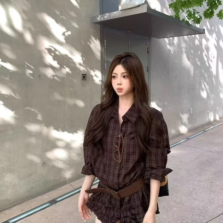 大码胖mm美式辣妹复古咖色格子衬衫气质长袖衬衣女秋季设计感上衣