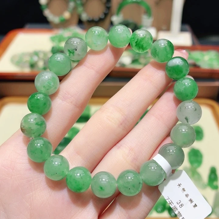 石英质玉（非洲翠）未镶嵌颈饰卡10