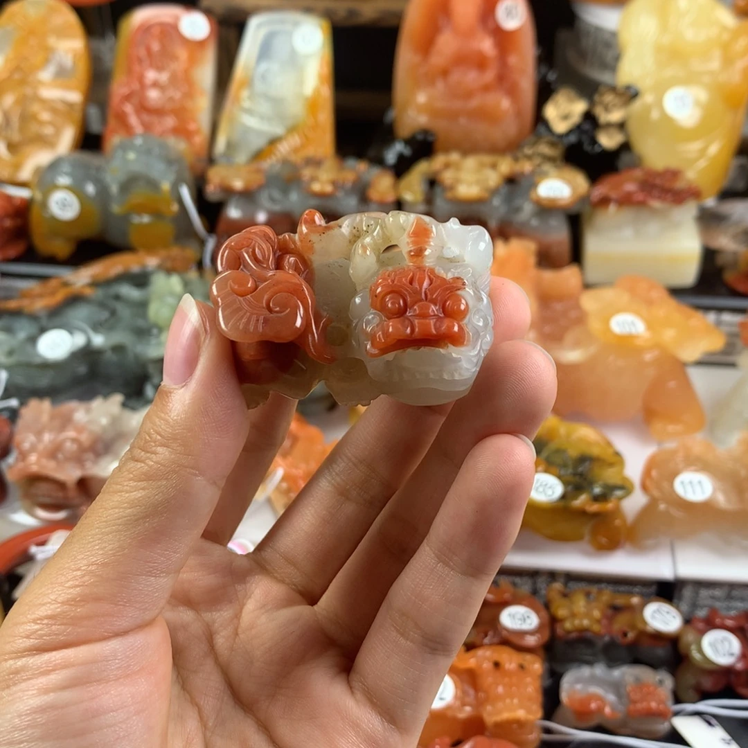 石英质玉（黄龙玉）未镶嵌挂件