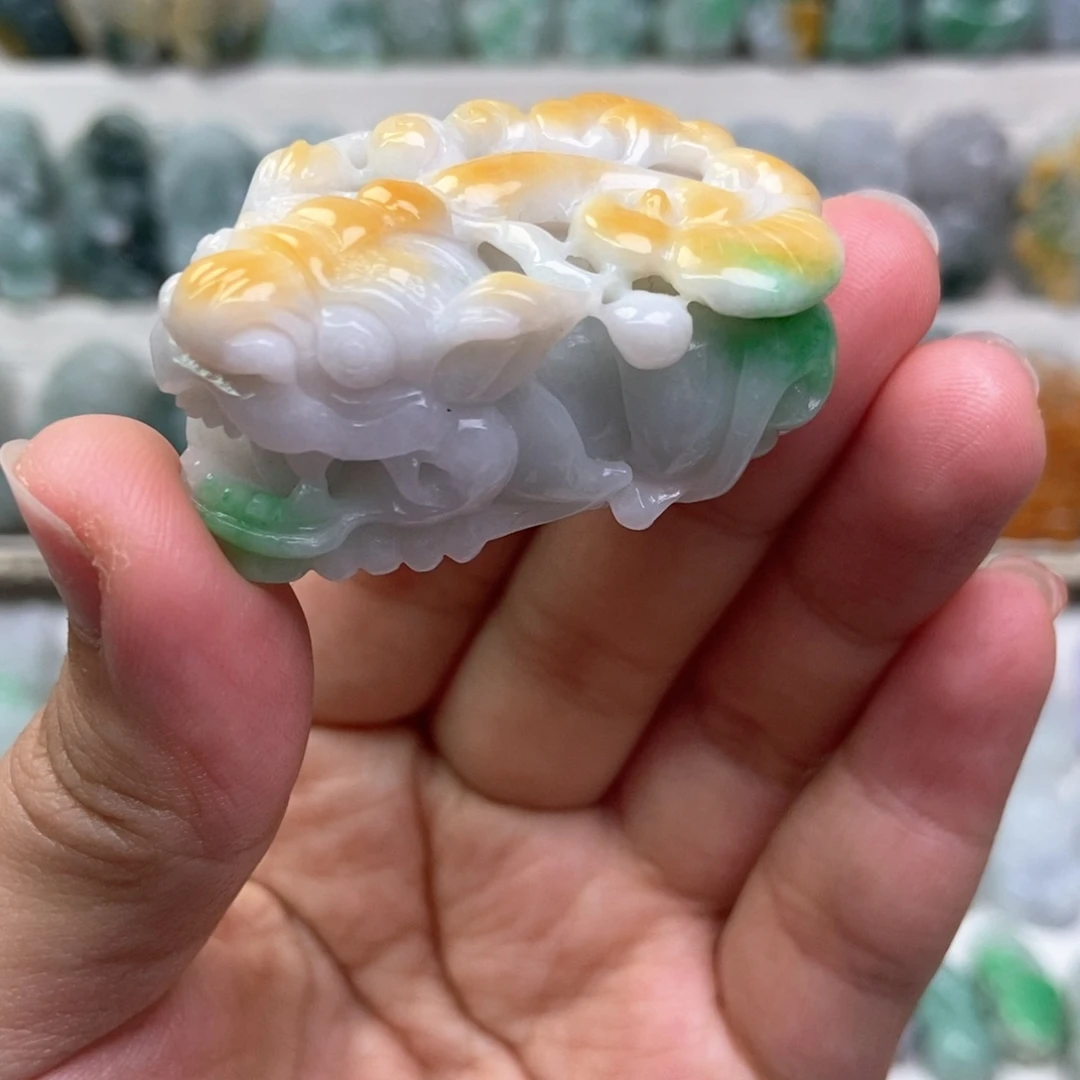 翡翠未镶嵌吊坠(赠链)口含珠