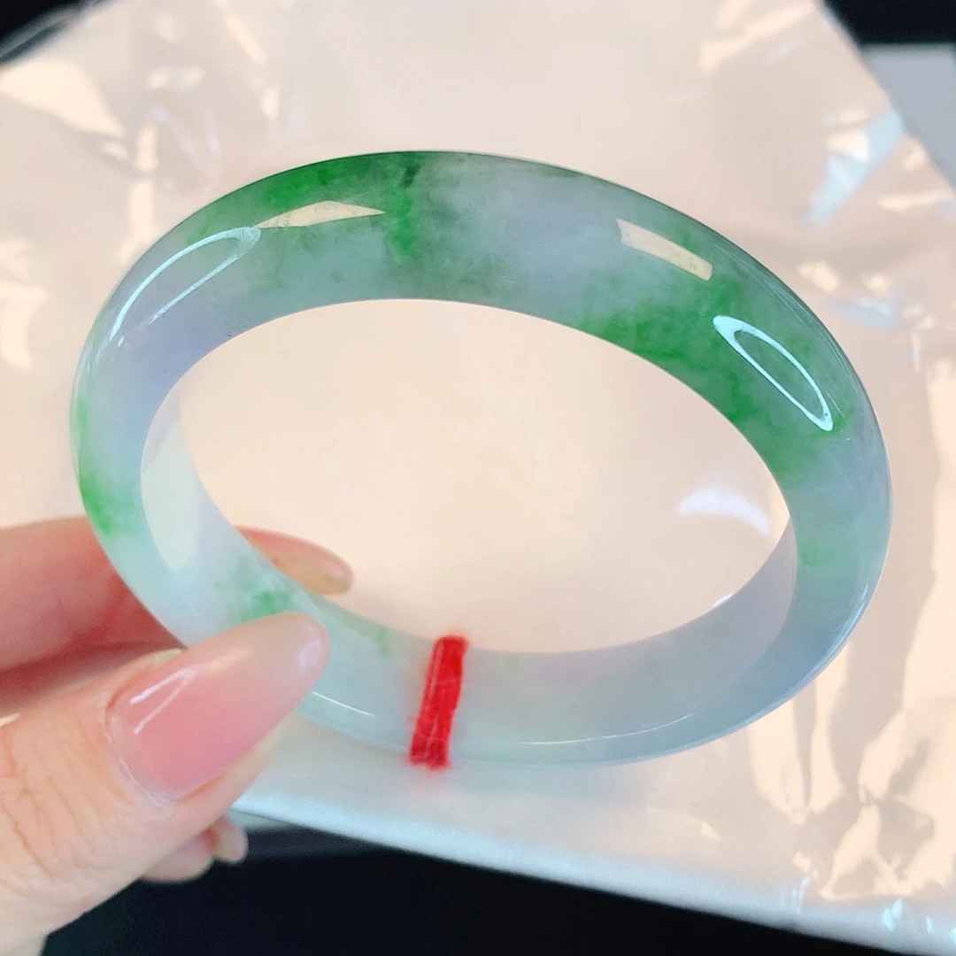 翡翠手镯未镶嵌56圈口