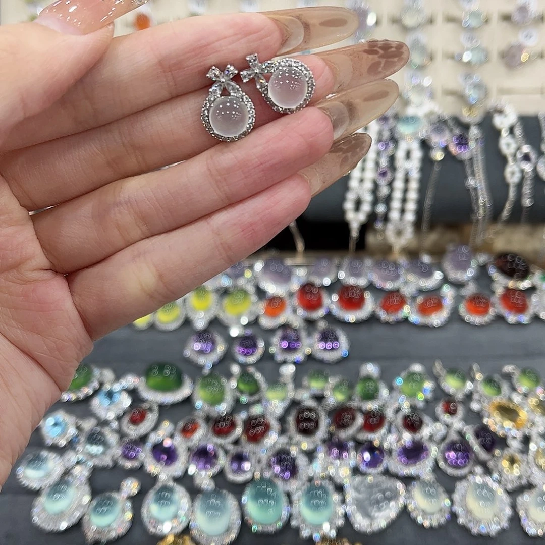 恒***～岫玉银S925镶嵌耳钉