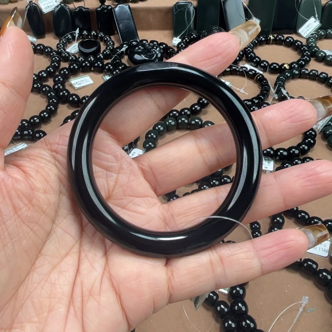 当***郎和田玉未镶嵌手串