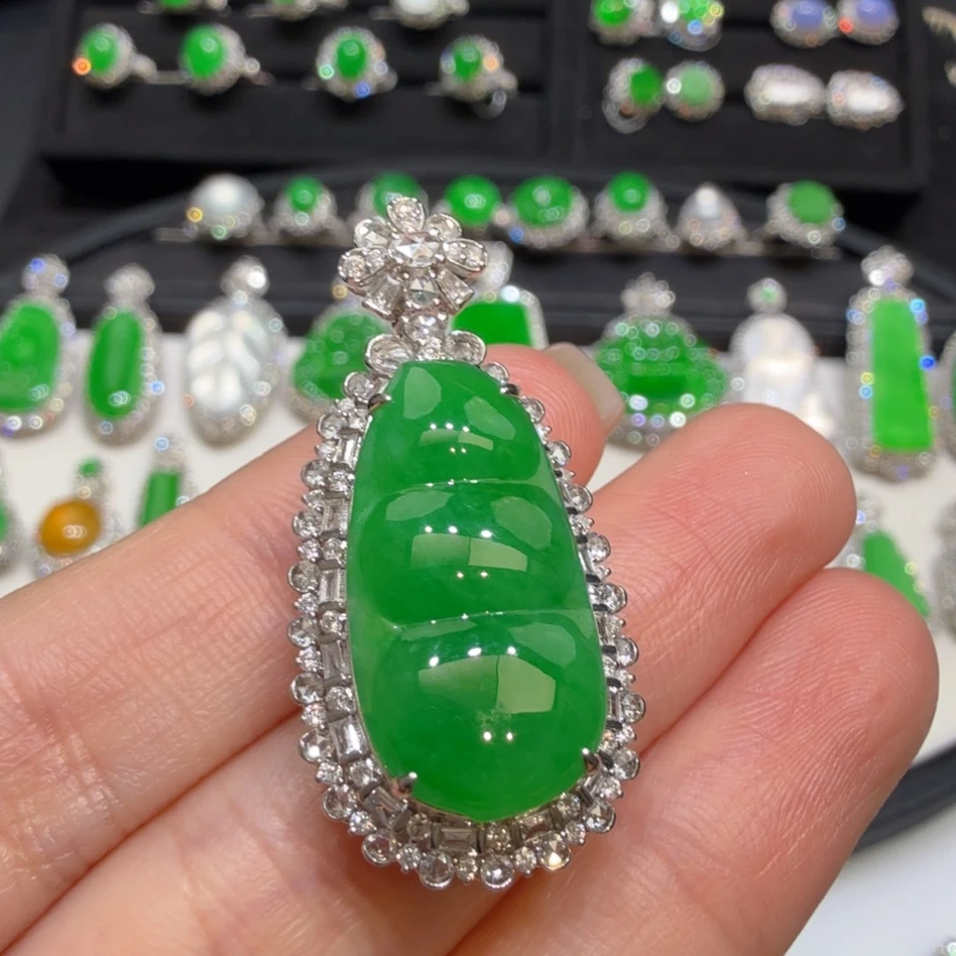 翡翠18K金镶嵌颈饰收到货48小时鉴赏期