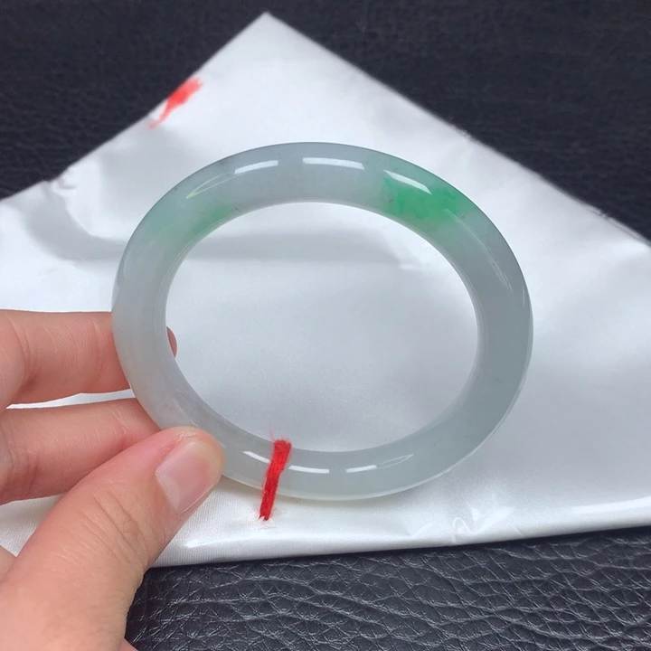 翡翠手镯（圆镯）未镶嵌