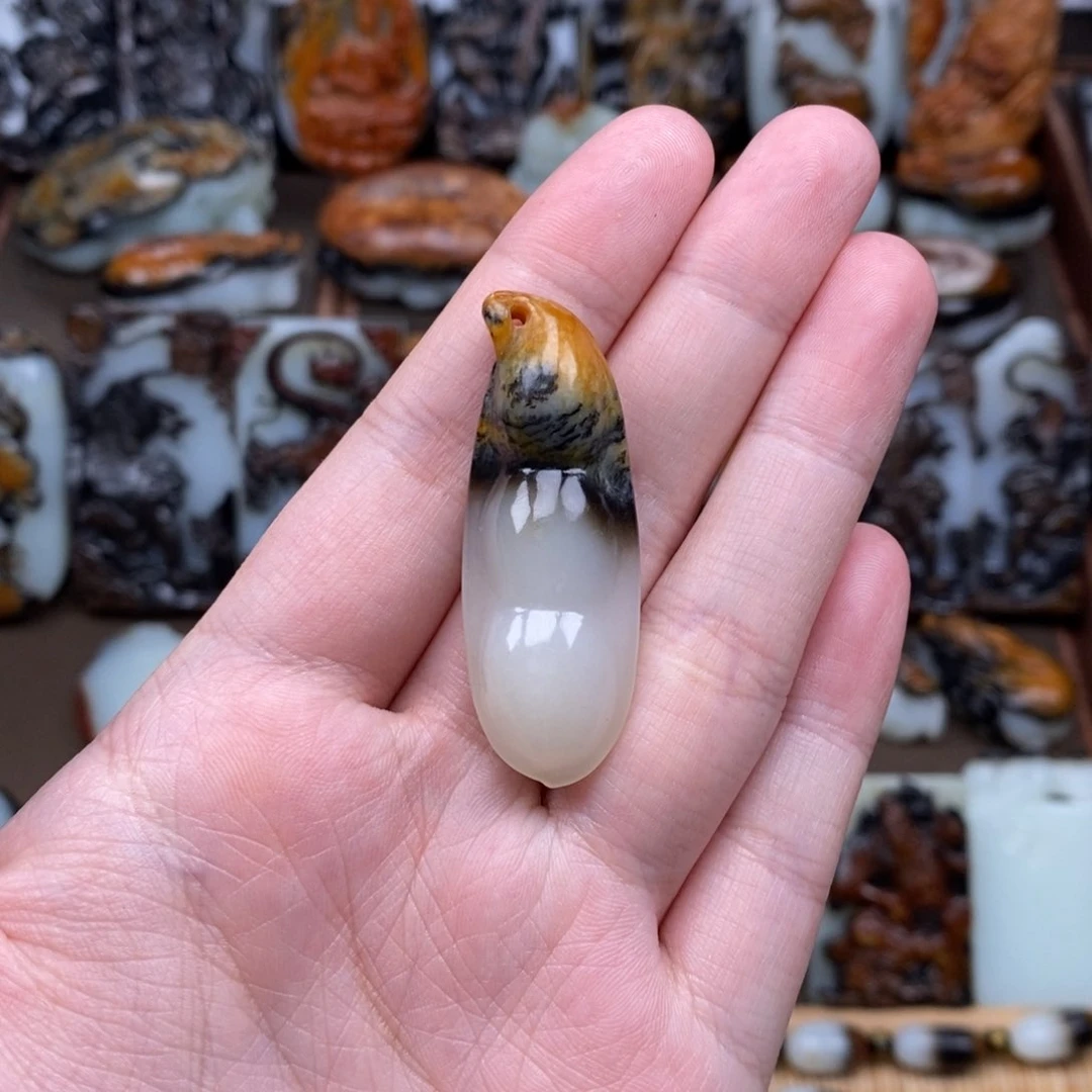 颈饰未镶嵌和田玉