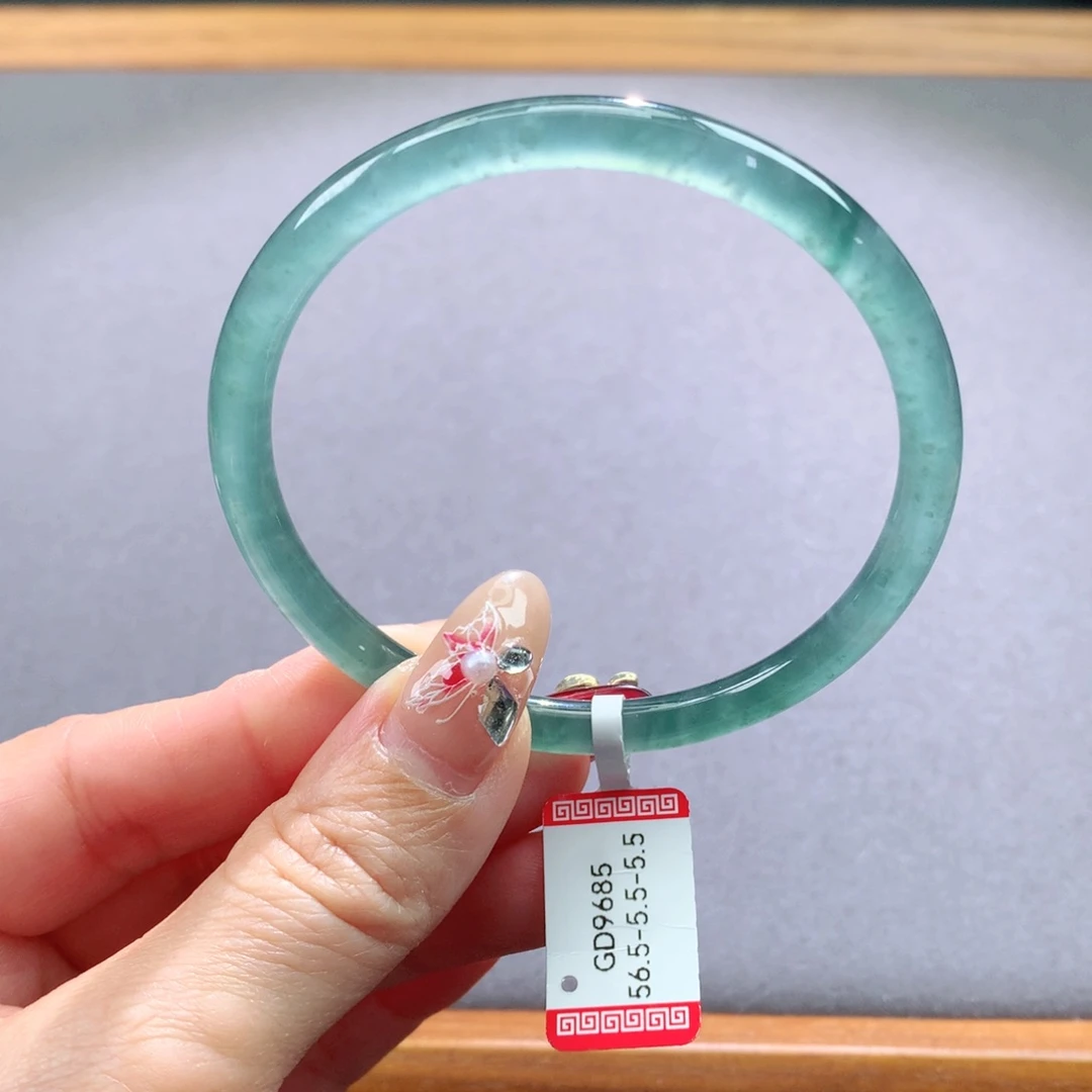 翡翠手镯未镶嵌天然翡翠手镯叮当镯