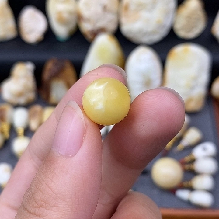 未镶嵌琥珀裸石12圆珠b222