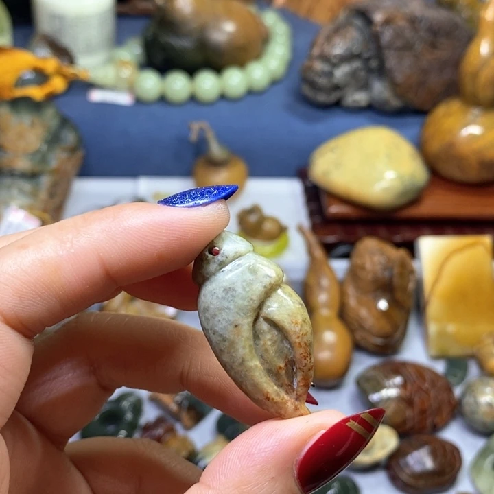 岫岩河磨玉（透闪石质玉）挂件未镶嵌