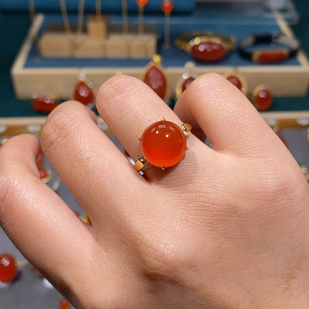 南红玛瑙18K金镶嵌戒指
