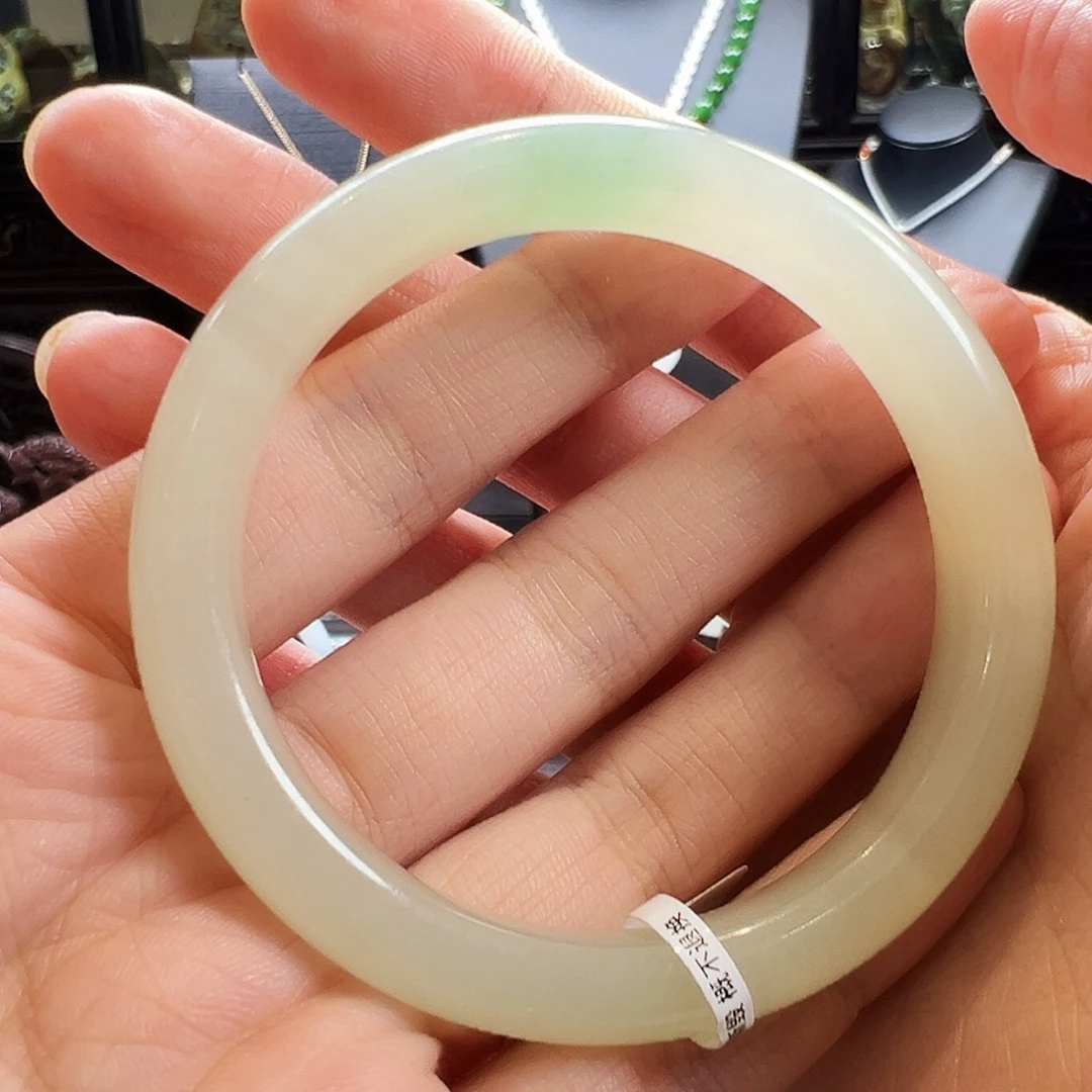 平***y和田玉未镶嵌手镯