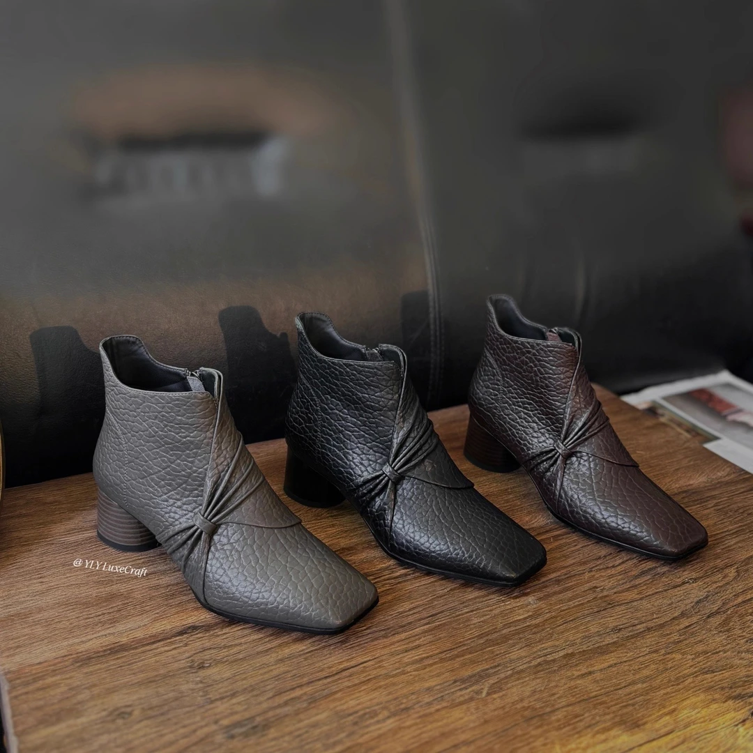 H158-286冬季新款加绒粗跟短靴女大码法式复古蝴蝶结气质时装靴