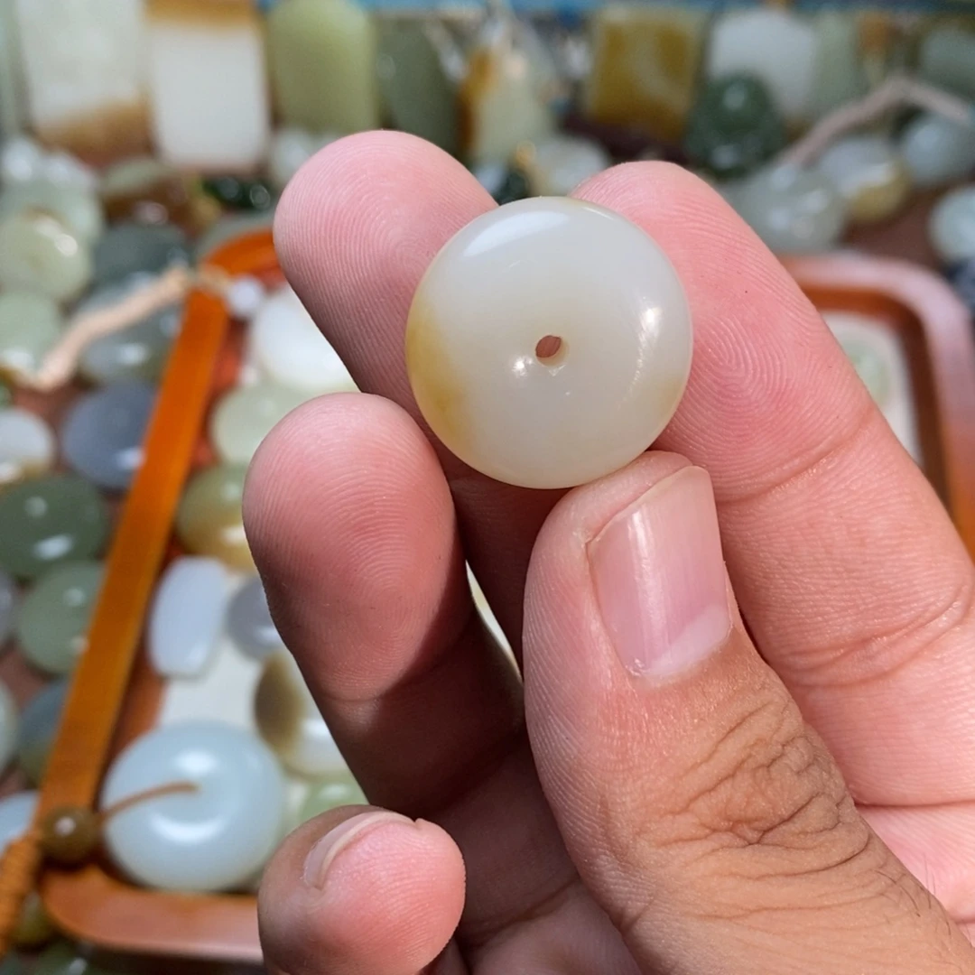 夏***呀和田玉未镶嵌吊坠(不含链)