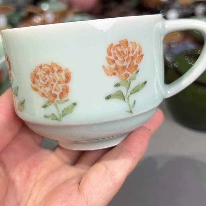 龙泉敬悦青瓷品茗杯微瑕