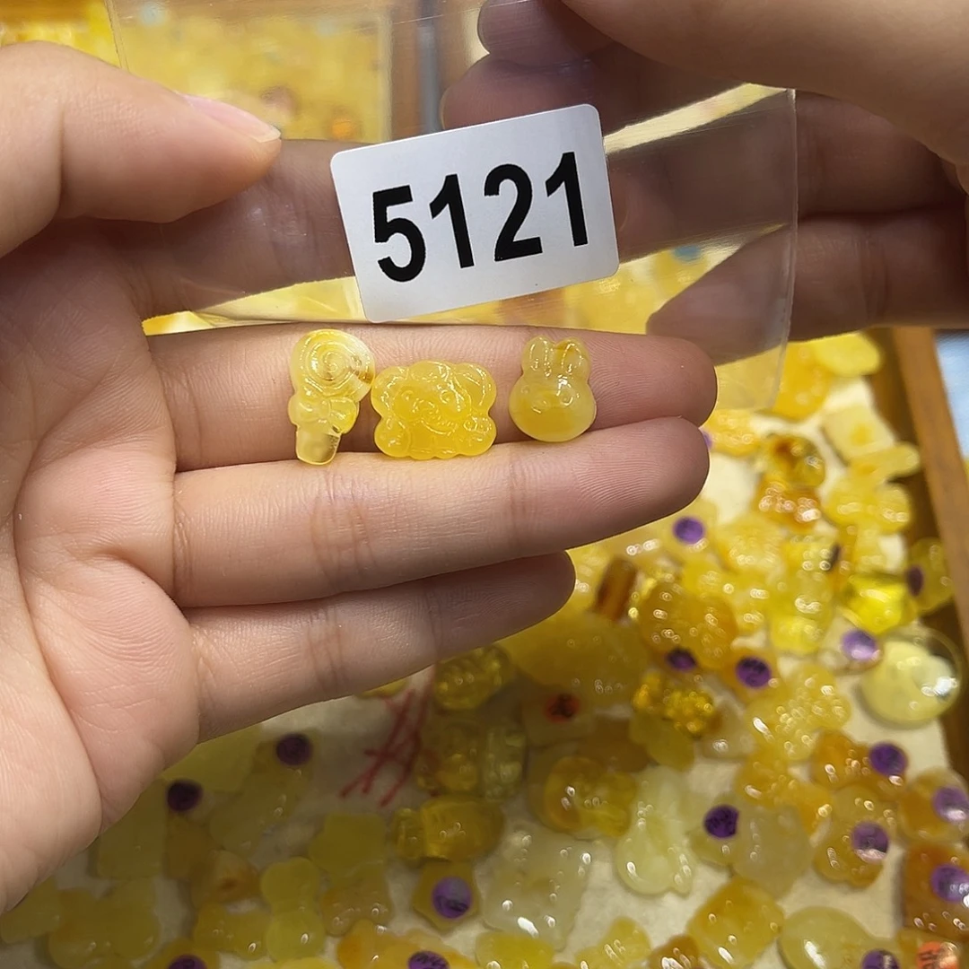 琥珀未镶嵌珠宝奇石