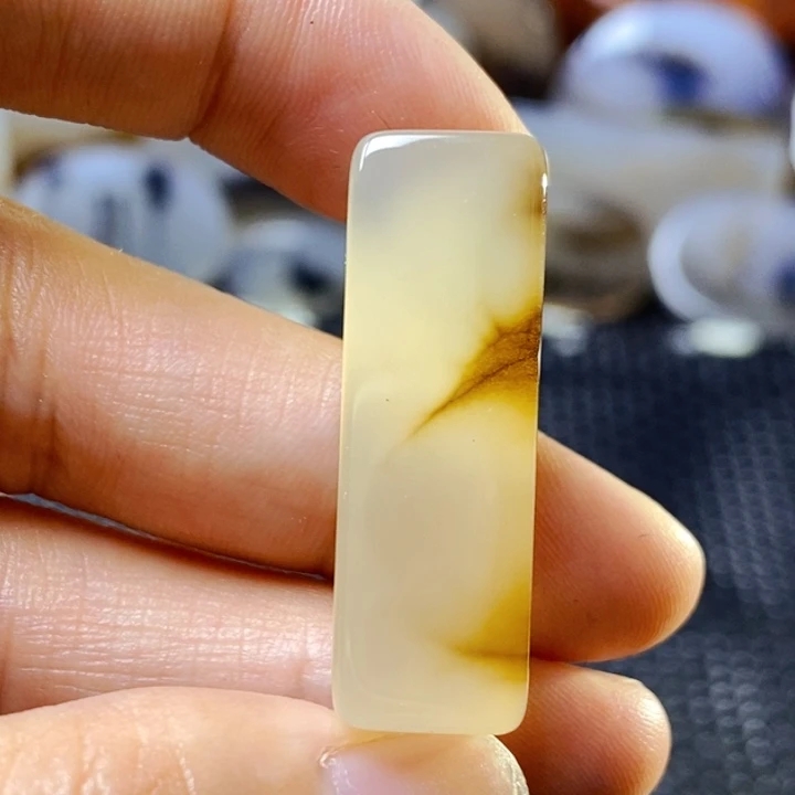 玛瑙/玉髓未镶嵌珠宝半成品