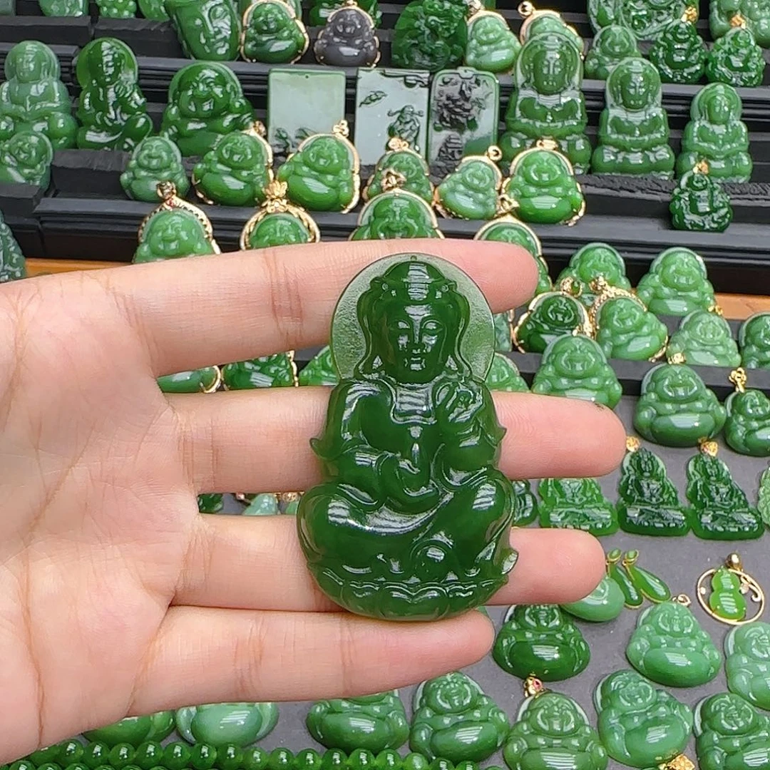 颈饰未镶嵌和田玉（碧玉）