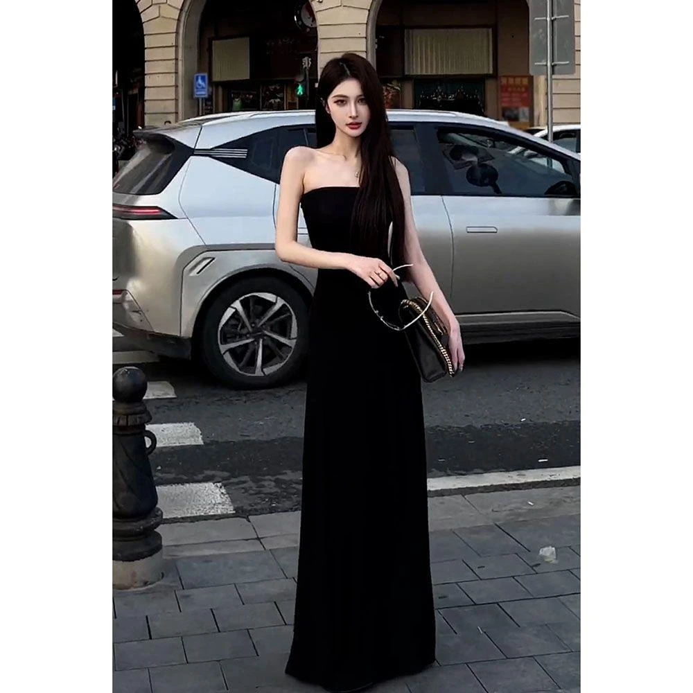 【防滑不掉】黑色抹胸连衣裙2024秋季新款辣妹高级感紧身性感长裙