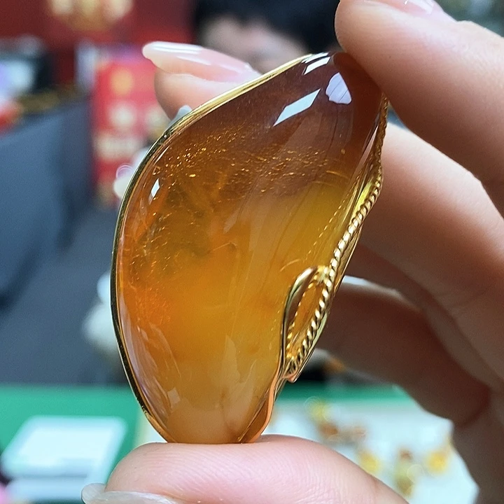 琥珀珠宝奇石未镶嵌