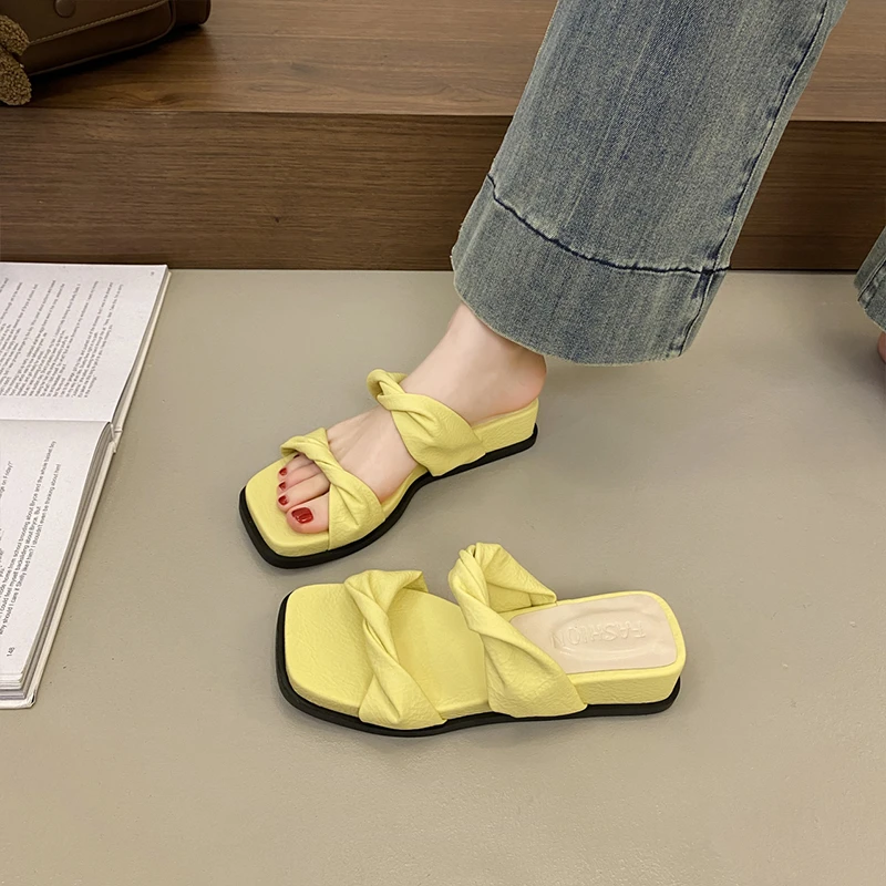 银色厚底凉拖鞋女夏季外穿一字拖2025新款高级感方头坡跟沙滩凉鞋