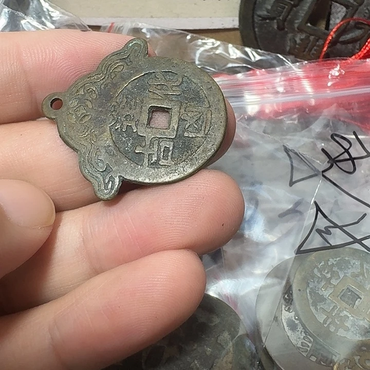 聊***事铜现代工艺品花钱