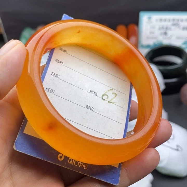 未镶嵌手镯石英质玉