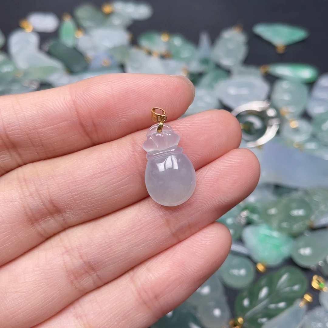 翡翠颈饰18K金镶嵌翡翠