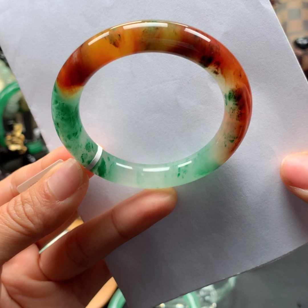 【闪购商品】未镶嵌手镯石英质玉