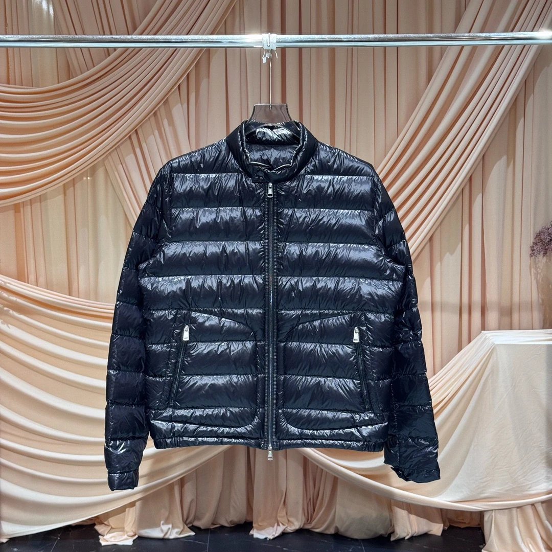 99新 MONCLER Acorus新款黑色亮面徽标logo羽绒服/3码 大码/33847
