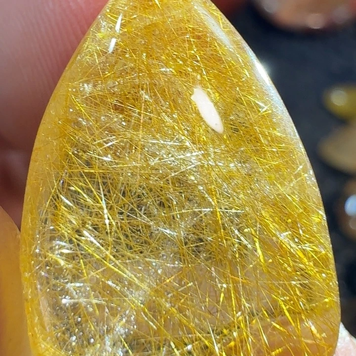 董***姐颈饰水晶未镶嵌你