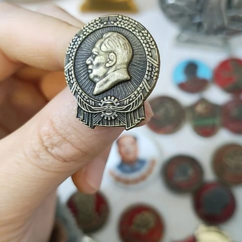 红色收藏品研究所