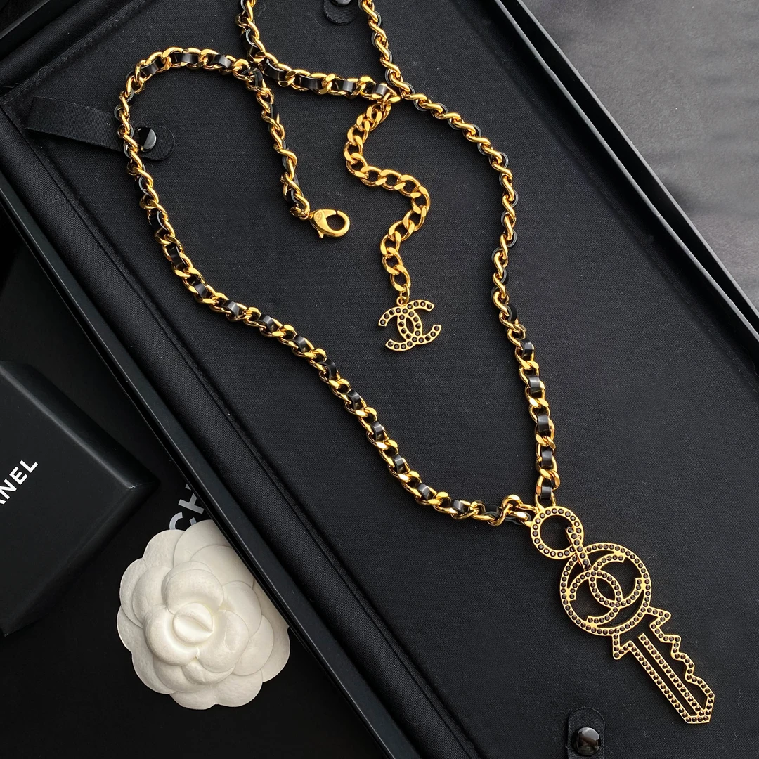 99新 Chanel/香奈儿 FL黑金皮穿链钥匙造型镶钻长款项链 S6361