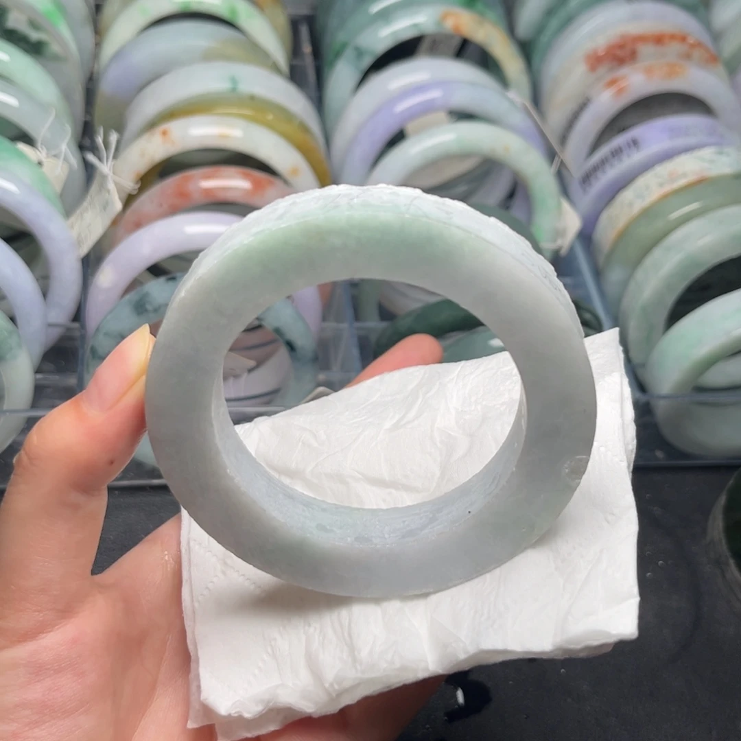 定制翡翠未镶嵌手镯一口果绿56-63