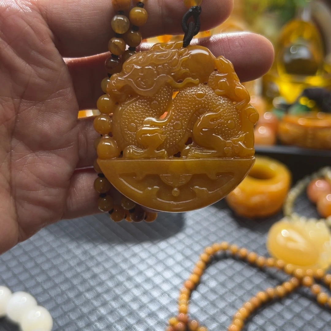 玉***u石英质玉未镶嵌颈饰