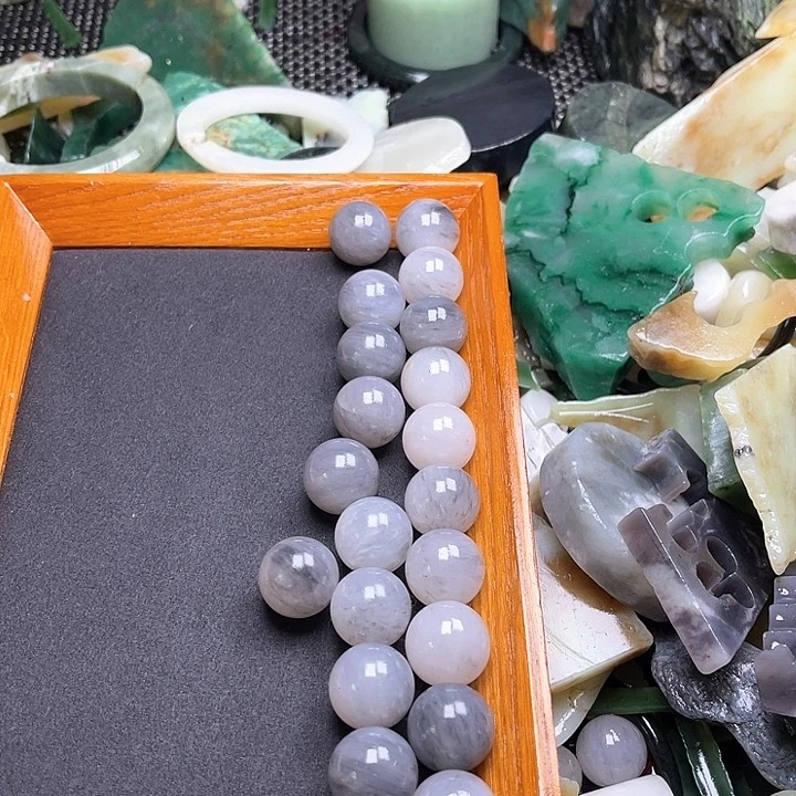 和田玉边角料未镶嵌益****刘