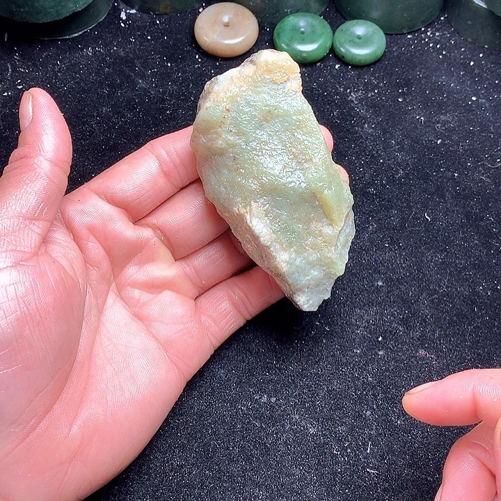 和田玉（糖玉）未镶嵌珠宝奇石