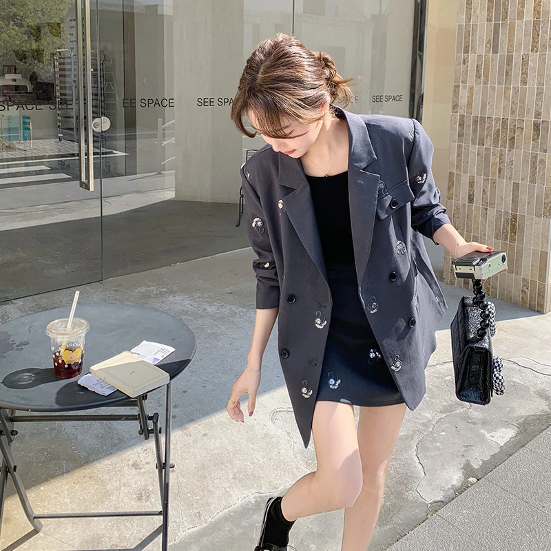 高级感灰色刺绣西装套装裙女春秋宽松西服上衣显瘦半身短裙两件套