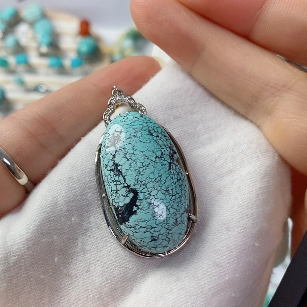 绿松石未镶嵌珠宝奇石