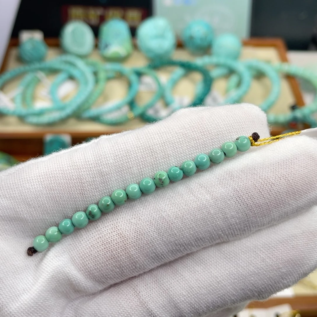 绿松石未镶嵌颈饰