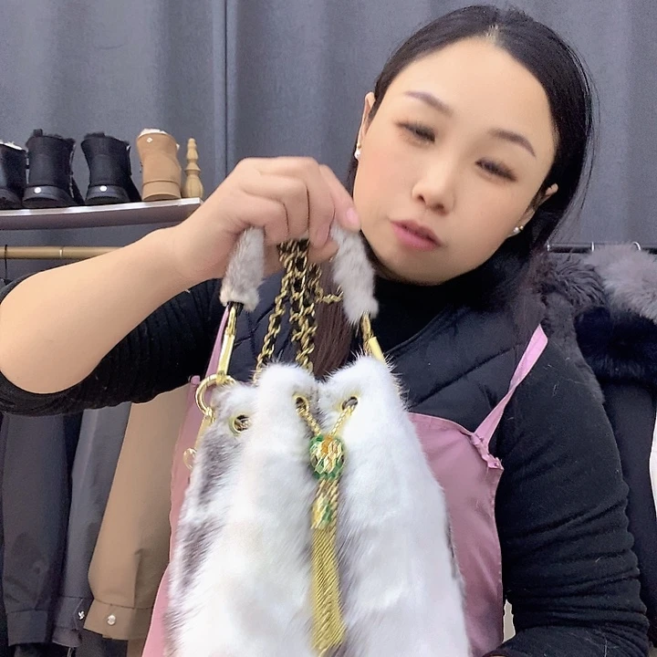 三醋酯纤维暖****娘水貂毛皮草包包新款