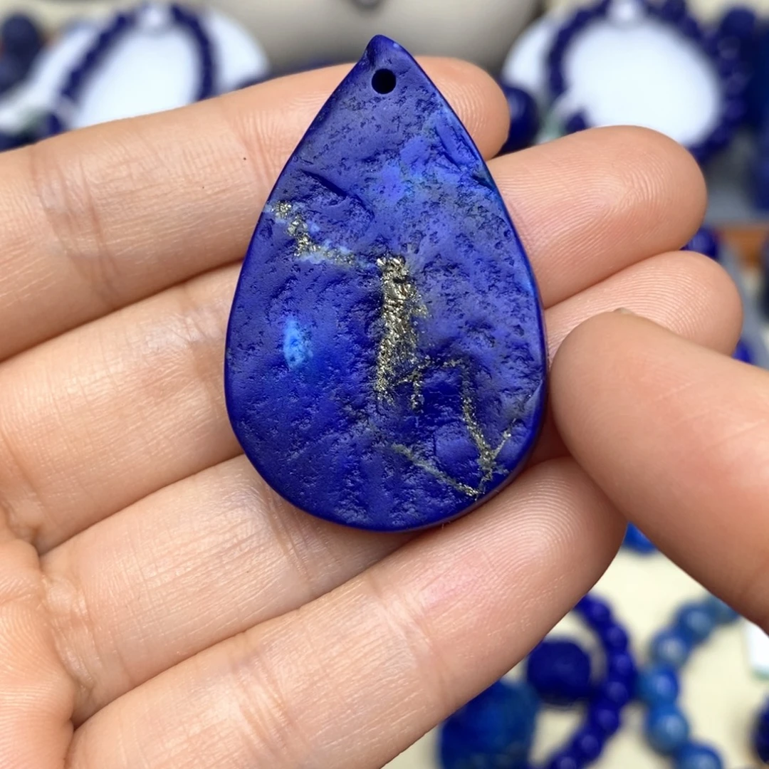 青金石未镶嵌颈饰