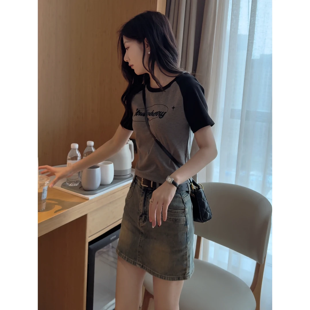短袖上衣2025夏季美式复古小个子辣妹正肩印花短款T恤+高腰牛仔裙