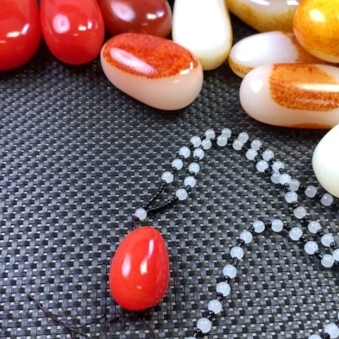 新疆戈壁五彩彩石石