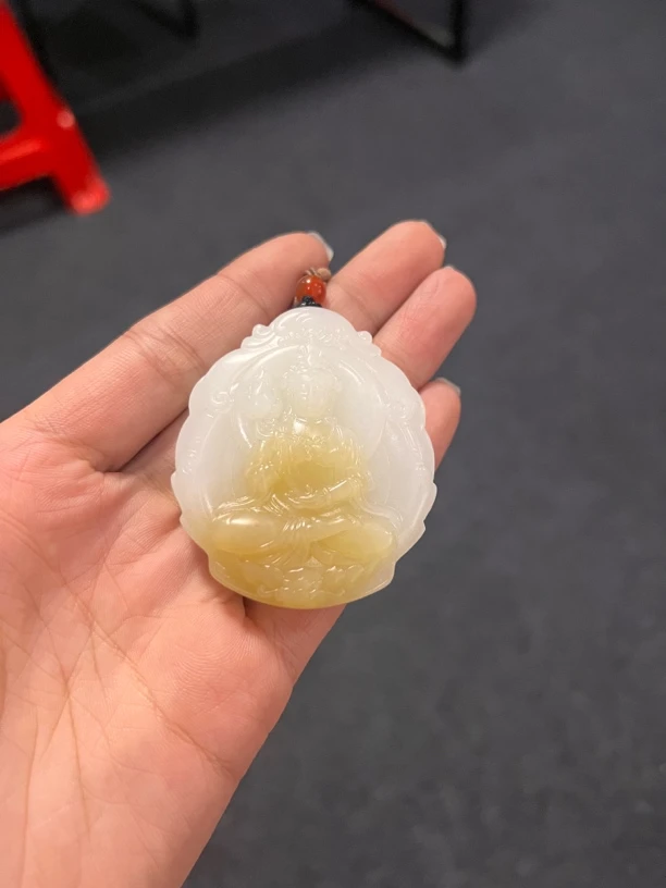 精品天然和田玉观音吊坠