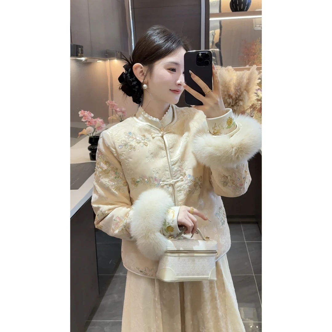 【周粥】【玉楼】2025冬季新款袖口狐狸毛钉丝绒绣羽绒服预JJD5WT6746