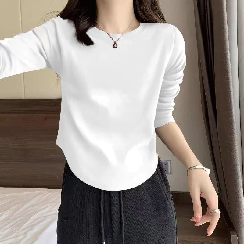 2025新款秋冬白色长袖圆领打底衫弧形下摆大码正肩宽松显瘦女上衣